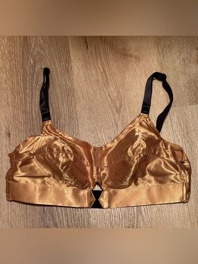 Secrets in Lace gold vintage 50s style bullet bra 32C pinup alt fetish Bond Girl